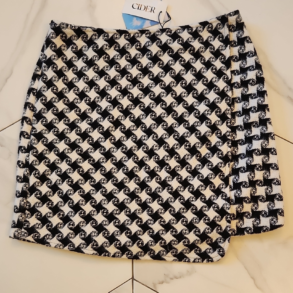 Cider Black and White Women's Skirt